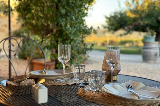 Provence-Urlaub-Tipp-Gedeckter-Tisch