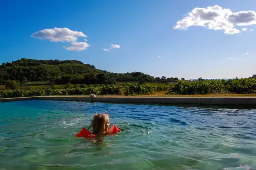 provence-unterkünfte-pool-urlaub